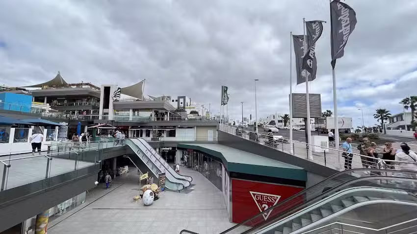 Bus Stop C.C. Biosfera