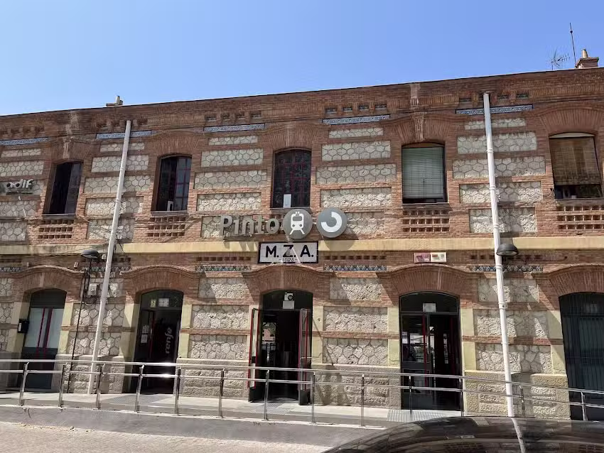 Estaci&oacute;n de Cercan&iacute;as de Pinto