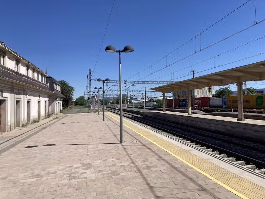 Estaci&oacute;n de tren, &Aacute;vila