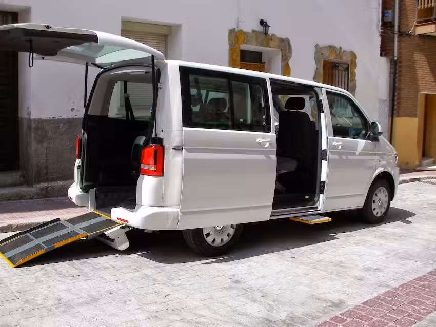 Eurotaxi Ricardo Becerril, en El Tiemblo, &Aacute;vila