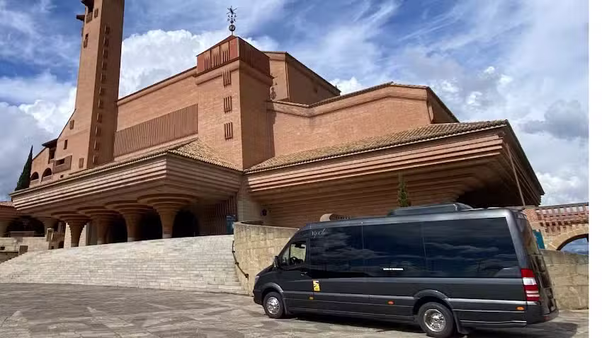 Fleet and Goo Minibus