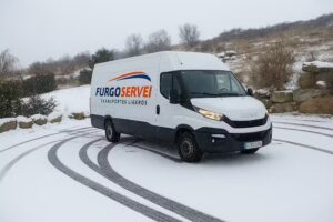 Furgoservei transporte con furgoneta