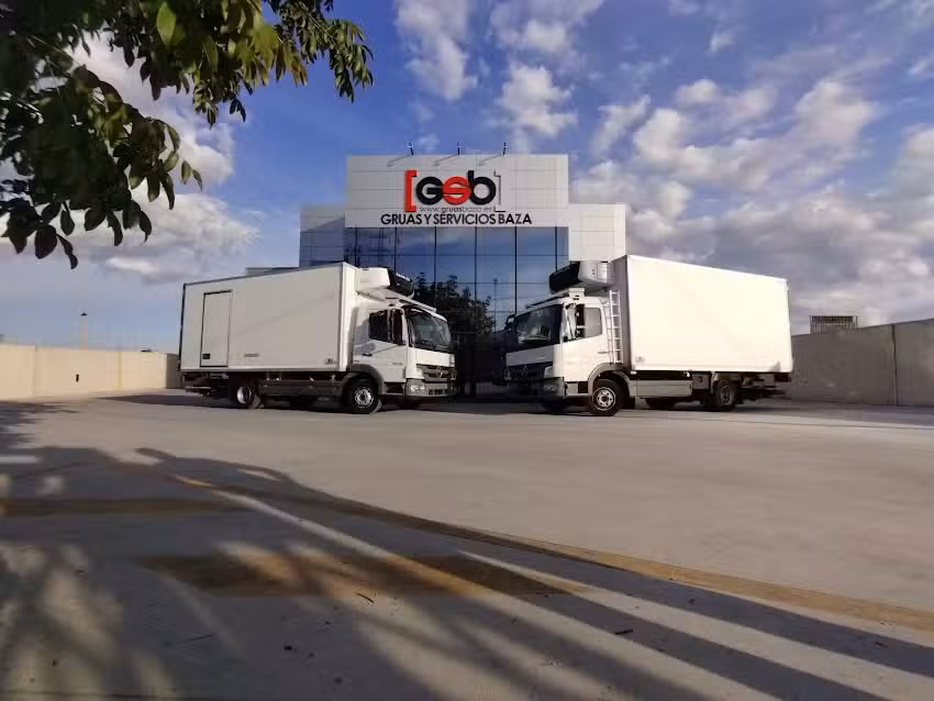 Gr&uacute;as y Servicios Baza S.L.