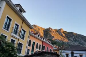 HOSTAL Casa&ntilde;o y Taxi en Cabrales