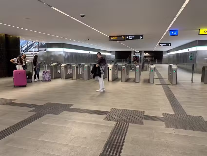 Metro &ndash; M&eacute;ndez N&uacute;&ntilde;ez