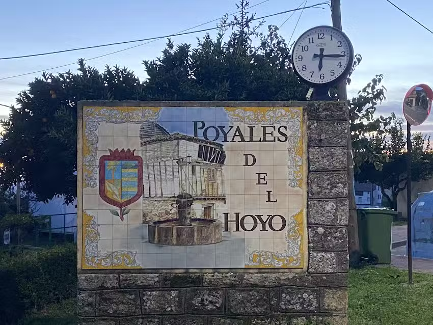 Parada de Autobuses Poyales del Hoyo