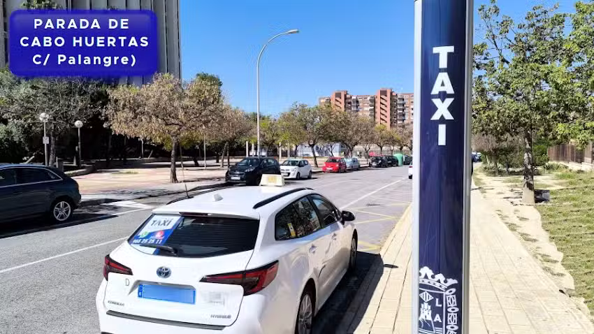 Parada de Taxi en C/ Palangre, 10