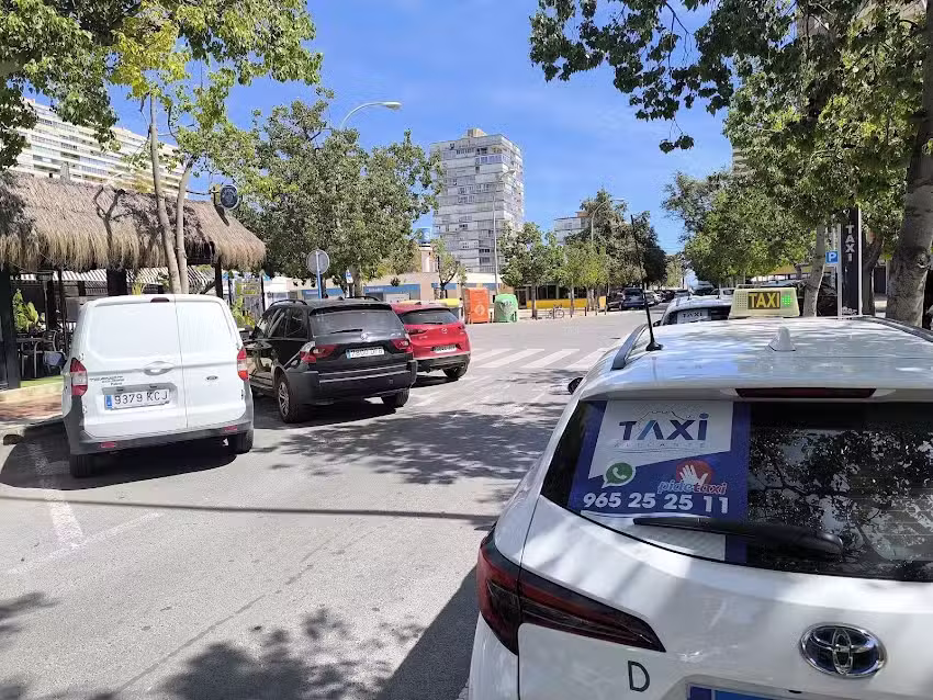 Parada de Taxi Fontana Av. Holanda 13