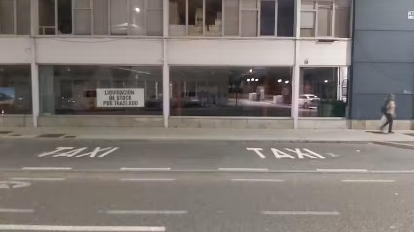 Parada de taxi n&deg;27 (C/ Arca Real)