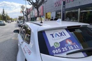 Parada de Taxi Nuevo San Blas (centro comercial Isla de Corf&uacute;)