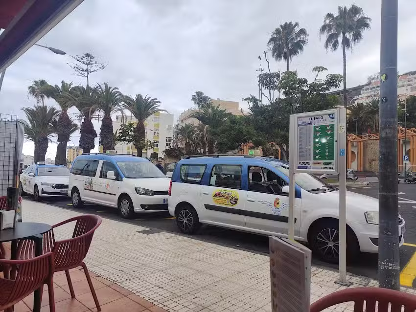 Parada de taxis El Faro