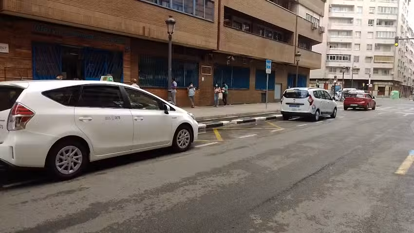 Parada de Taxis Jefatura Tr&aacute;fico