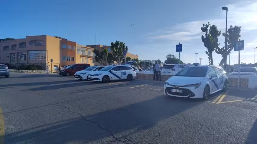 Parada de Taxis (Punta Prima)