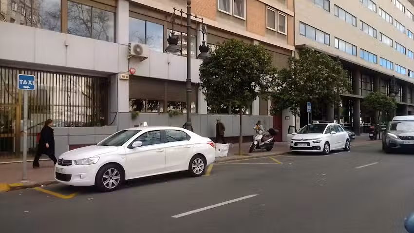 Parada de Taxis Ram&oacute;n y Cajal