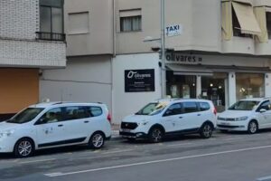 Parada Taxi de Almu&ntilde;&eacute;car &ndash; La Herradura