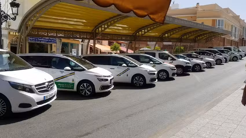 Parada taxis Alhaur&iacute;n