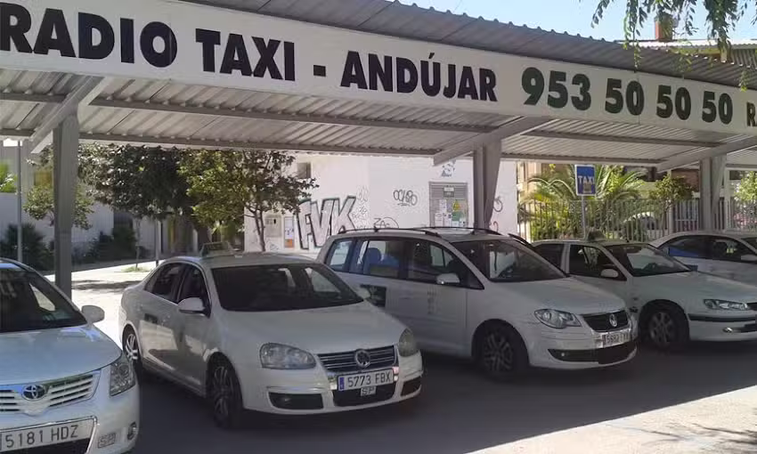 Radio Taxi And&uacute;jar