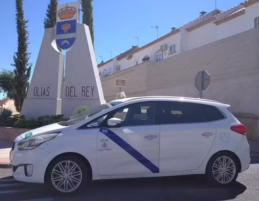 TAXI &Aacute;NGEL (4-8 PLAZAS) OLIAS DEL REY. TAXI-VTC
