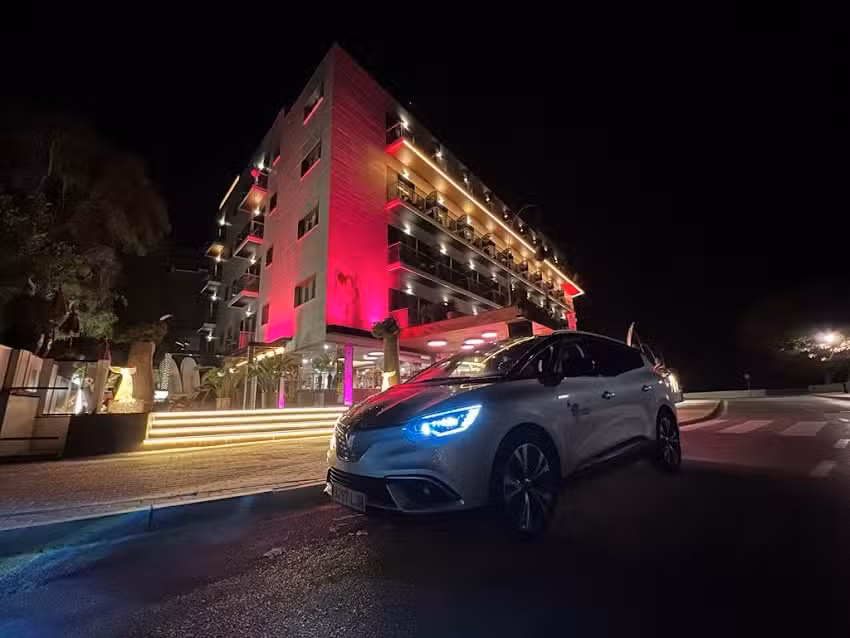 Taxi Costa Tropical, Rafael Contreras