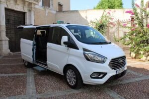 Taxi en Ecija 9 plazas Francisco 24 horas