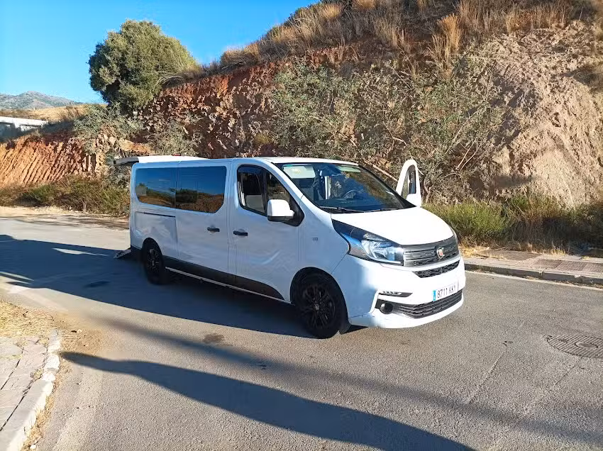 Taxi en Mocl&iacute;n 8 plazas