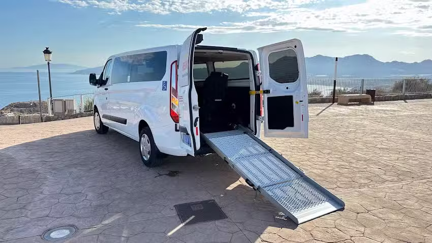 Taxi Hu&eacute;rcal-Overa&reg;. Star Rent a Car