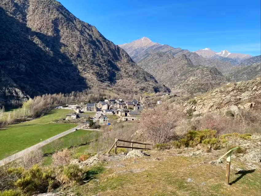 Taxi Josep Maria Llor &laquo;Farr&eacute; Alins Pica d Estats&raquo; Vallferrera