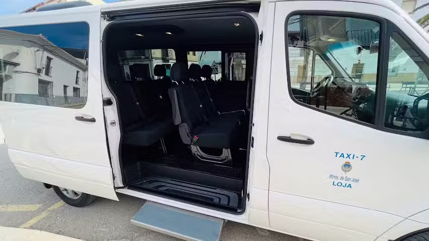 Taxi Loja 9 plazas.