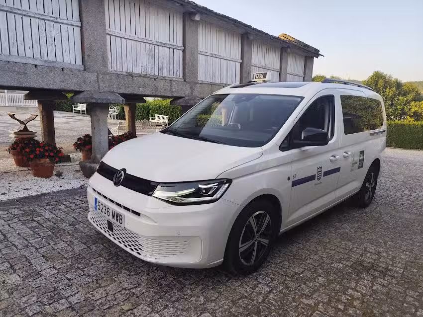 Taxi Pontevedra 7 plazas y sillas de ruedas N&ordm;63