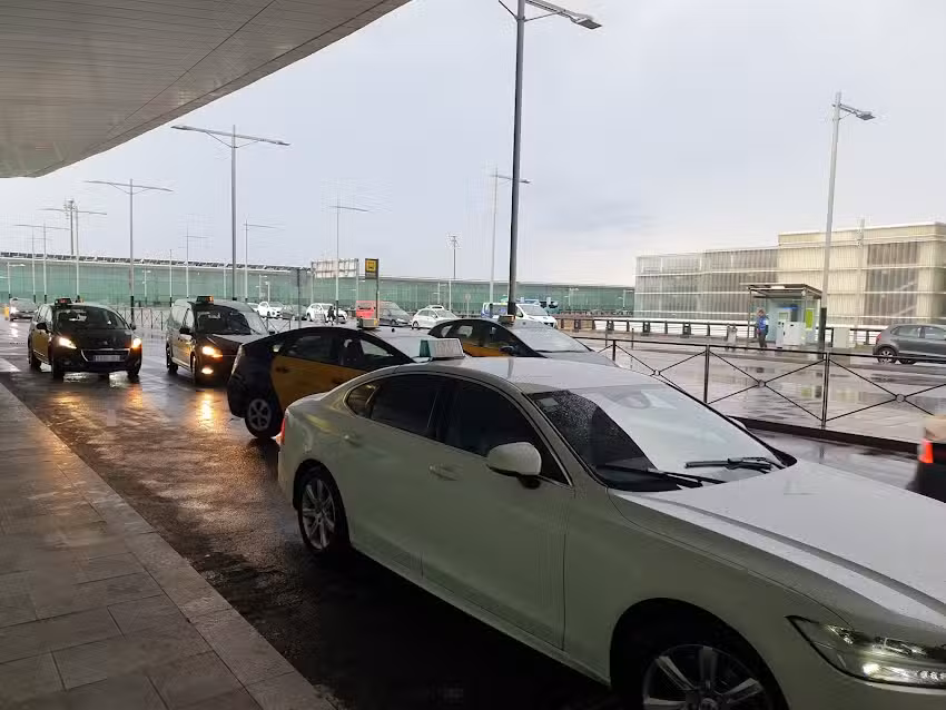 Taxi Tesla Huesca. &Aacute;ngel Arguis