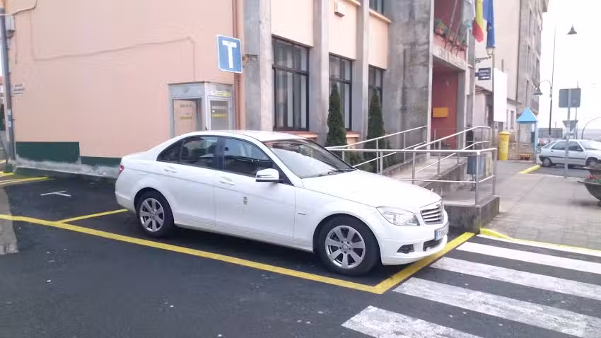 Taxi Valdovi&ntilde;o Sebio Mercedes-Benz