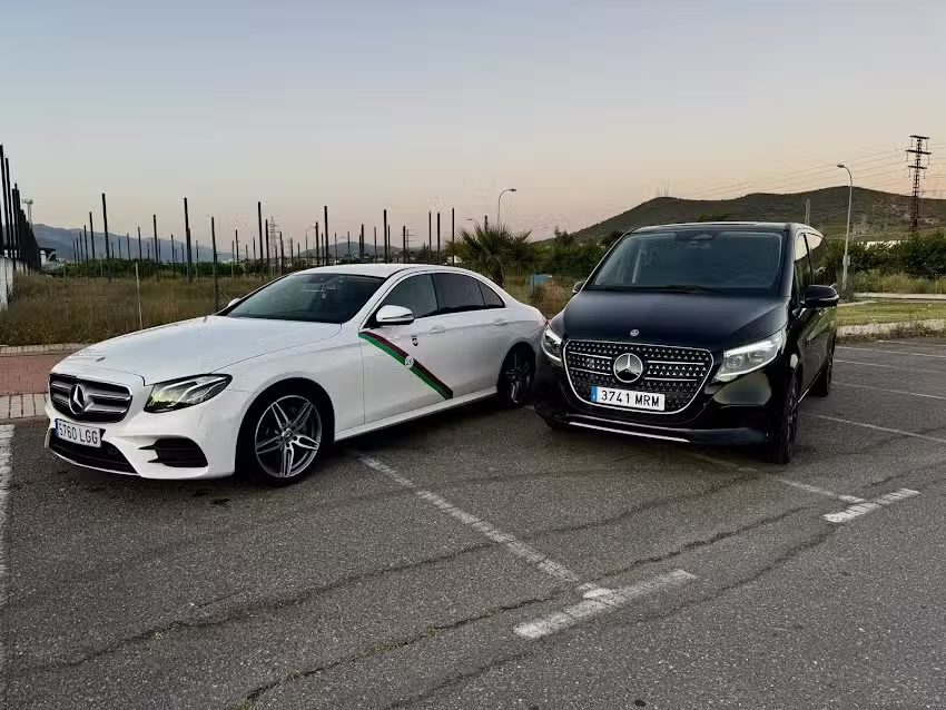 TAXIS EN PLASENCIA Y VALDEOBISPO F&Eacute;LIX MONTES 5 Y 8 PLAZAS VEH&Iacute;CULOS MERCEDES CON BOLA DE REMOLQUE Y PORTA BICICLETAS