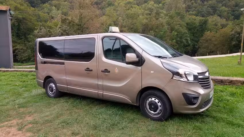 Taxitour Garrotxa Sl