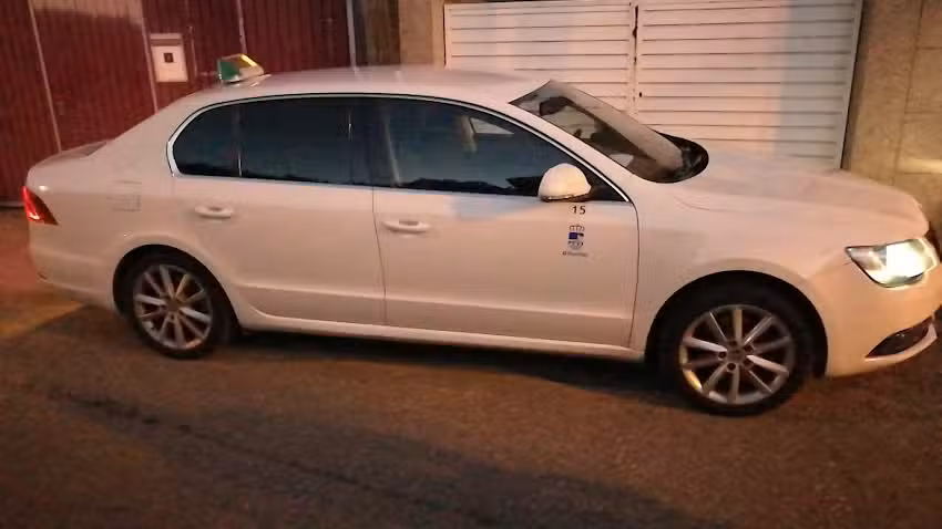 TU TAXI PRIVADO &Oacute;SCAR MATA